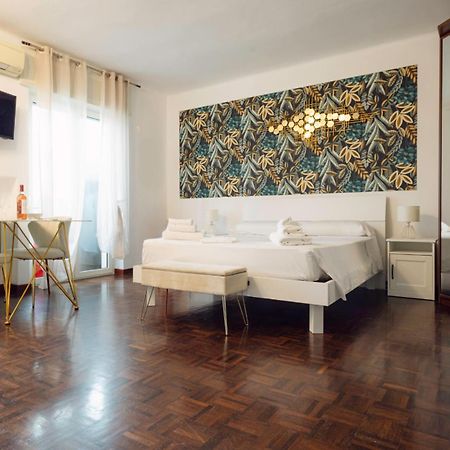 Bari Central Suite - Central Apartment With Sea View - Μπάρι Εξωτερικό φωτογραφία